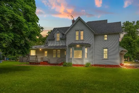 533 Main St S, Cambridge, MN 55008