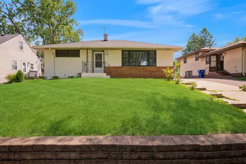 1470 Kent St, Saint Paul, MN 55117