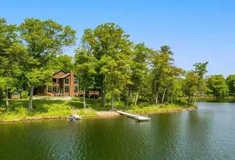 19260 Lakewood Dr, Deerwood, MN 56444