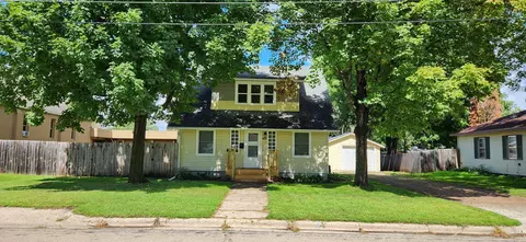 1128 6th St NW, Faribault, MN 55021