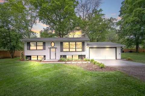 27208 Jonquil Dr, Chisago City, MN 55013