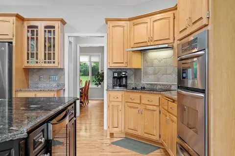 Kitchen - 6600 Geneker Way, Maple Plain, MN 55359 photo 3 of 4