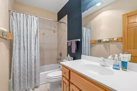 Bath - 6600 Geneker Way, Maple Plain, MN 55359 photo 4 of 4