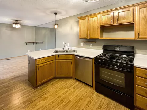 Kitchen - 2002 Willow Cir, Centerville, MN 55038 photo 2 of 2