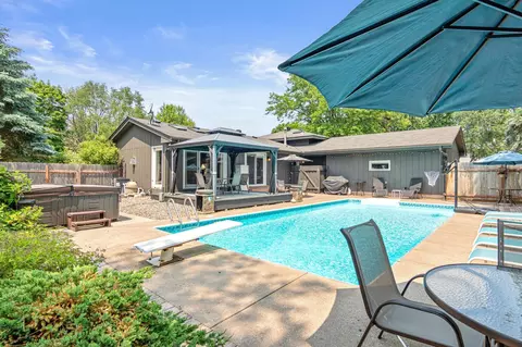 Exterior - 4322 Rustic Pl, Shoreview, MN 55126 photo 5 of 8
