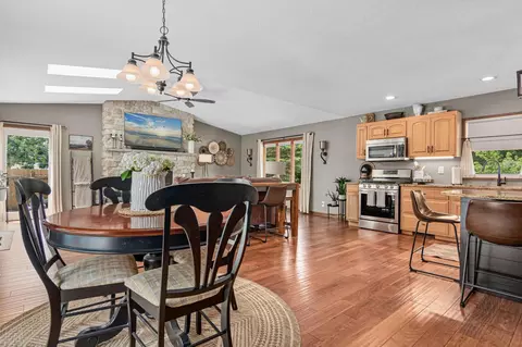 Dining - 4322 Rustic Pl, Shoreview, MN 55126 photo 2 of 2