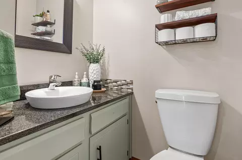 Bath - 4322 Rustic Pl, Shoreview, MN 55126 photo 3 of 3
