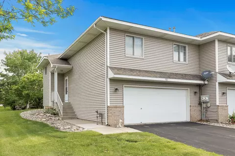 901 Countryside Rd, Waconia, MN 55387
