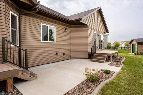 Exterior - 7214 Eagle Pointe Dr S, Fargo, ND 58104 photo 3 of 11
