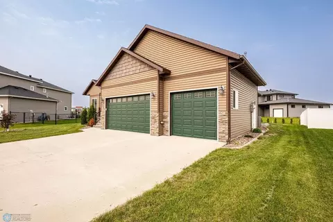 Exterior - 7214 Eagle Pointe Dr S, Fargo, ND 58104 photo 5 of 11