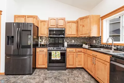 Kitchen - 7214 Eagle Pointe Dr S, Fargo, ND 58104 photo 3 of 4