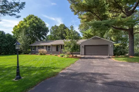 1671 Victoria Rd S, Mendota Heights, MN 55118