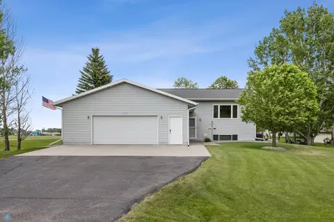 419 Cedar Cir, Harwood, ND 58042