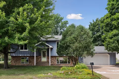 4801 Kent Dr, Shoreview, MN 55126