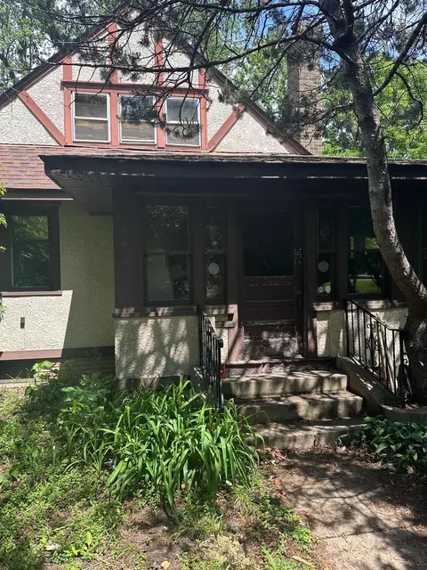 1557 Midway Pkwy, Saint Paul, MN 55108