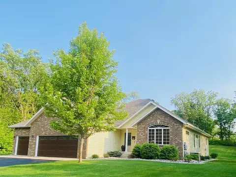 2237 Edgewood Dr, Detroit Lakes, MN 56501