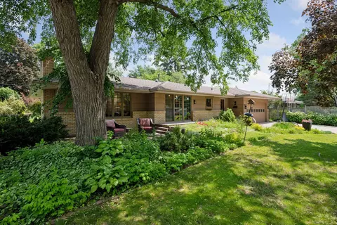 10933 Chowen Ave S, Bloomington, MN 55431