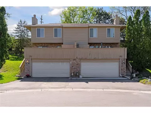2209 Stroden Cir, Golden Valley, MN 55427