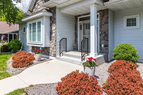 Exterior - 2105 7th Ave S, Saint Cloud, MN 56301 photo 6 of 11