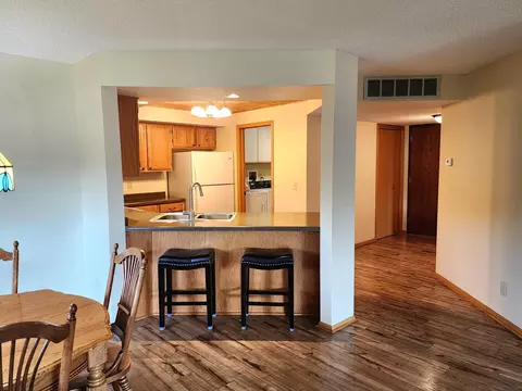 520 5th St SW #318, Willmar, MN 56201