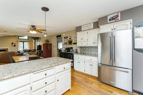 Kitchen - 2003 8th St SW, Austin, MN 55912 photo 6 of 6