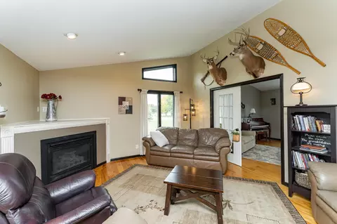 Living - 2003 8th St SW, Austin, MN 55912 photo 2 of 4