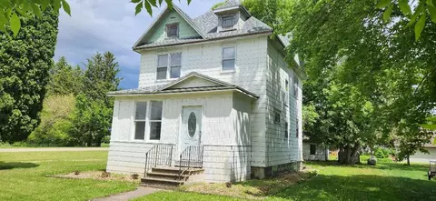 12 S Quinn St, Bricelyn, MN 56014