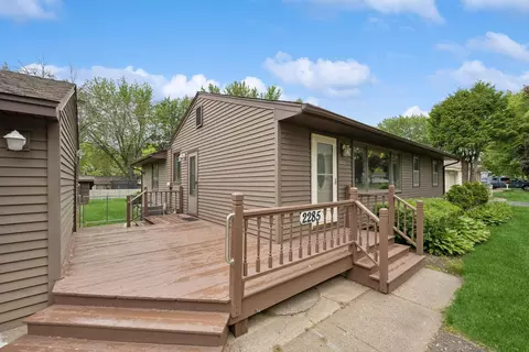 2285 Lakeaires Blvd, White Bear Lake, MN 55110