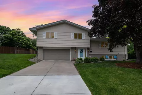 2205 Valders Ave N, Golden Valley, MN 55427