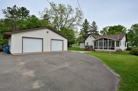 214 8th Ave, Shell Lake, WI 54871