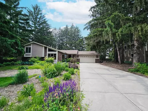 1288 Tamberwood Trl, Woodbury, MN 55125
