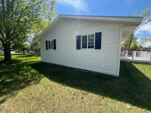 633 4th Ave SW, Perham, MN 56573 photo 7