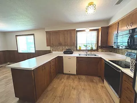 633 4th Ave SW, Perham, MN 56573 photo 17
