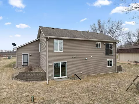 6905 Garfield Trl, Faribault, MN 55021 photo 3