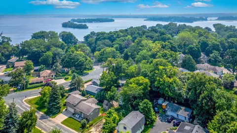 4518 Manchester Rd, Mound, MN 55364