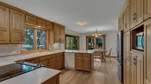 Kitchen - 27862 Hidden Cove Rd, Cold Spring, MN 56320 photo 2 of 5
