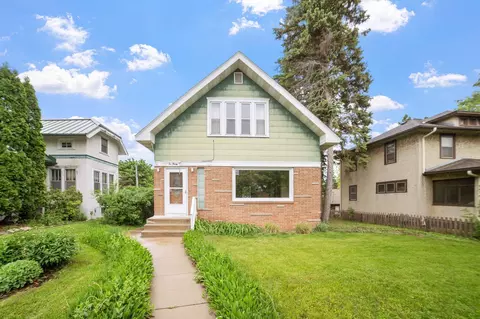 1027 Van Slyke Ave, Saint Paul, MN 55103