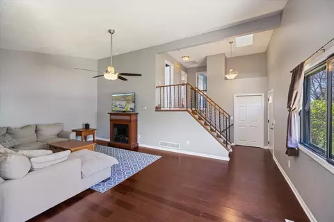 20293 Hunter Ct, Lakeville, MN 55044