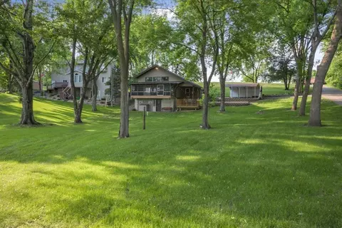 5725 Bradley Rd, South Haven, MN 55382