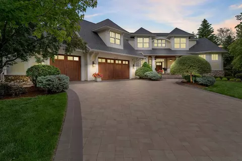 20655 Parkview Ln, Shorewood, MN 55331