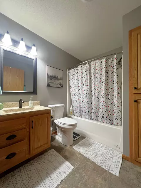 Bath - 1209 23rd St SE, Willmar, MN 56201 photo 4 of 4