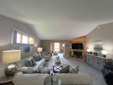 Living - 1209 23rd St SE, Willmar, MN 56201 photo 3 of 8