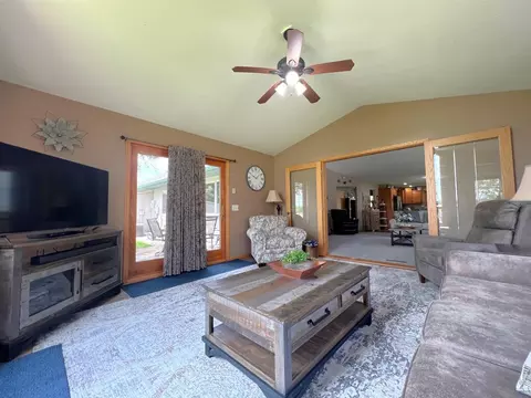 Living - 1209 23rd St SE, Willmar, MN 56201 photo 7 of 8