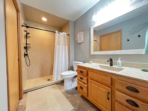 Bath - 1209 23rd St SE, Willmar, MN 56201 photo 2 of 4