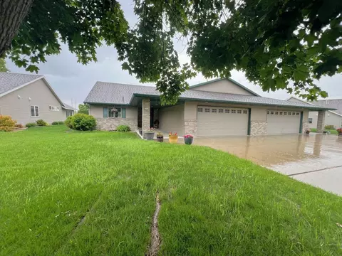 Exterior - 1209 23rd St SE, Willmar, MN 56201 photo 2 of 7