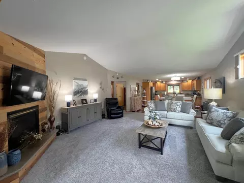 Living - 1209 23rd St SE, Willmar, MN 56201 photo 4 of 8