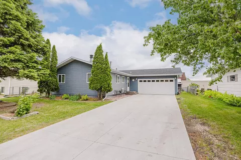 531 5th Street Ct E, West Fargo, ND 58078