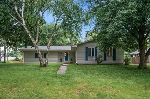 2446 Cohansey St, Roseville, MN 55113