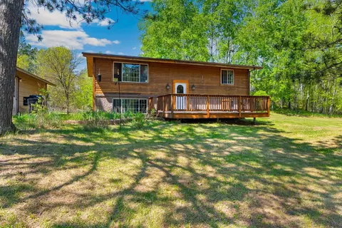 4527 Vermilion Trl, Gilbert, MN 55741