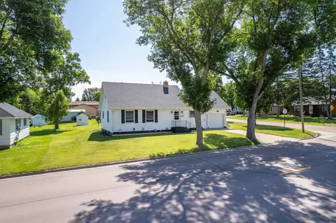 727 S Peck St, Fergus Falls, MN 56537
